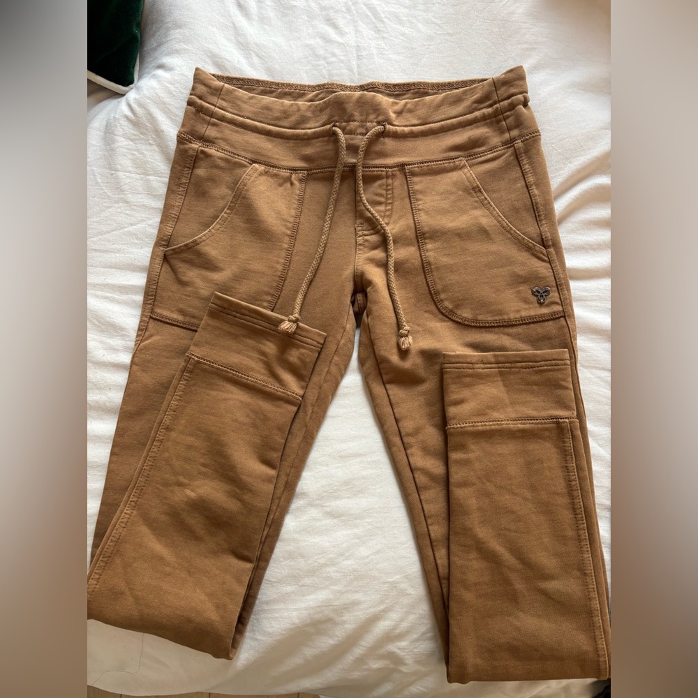 Aritzia TNA Brown Jogger Leggings